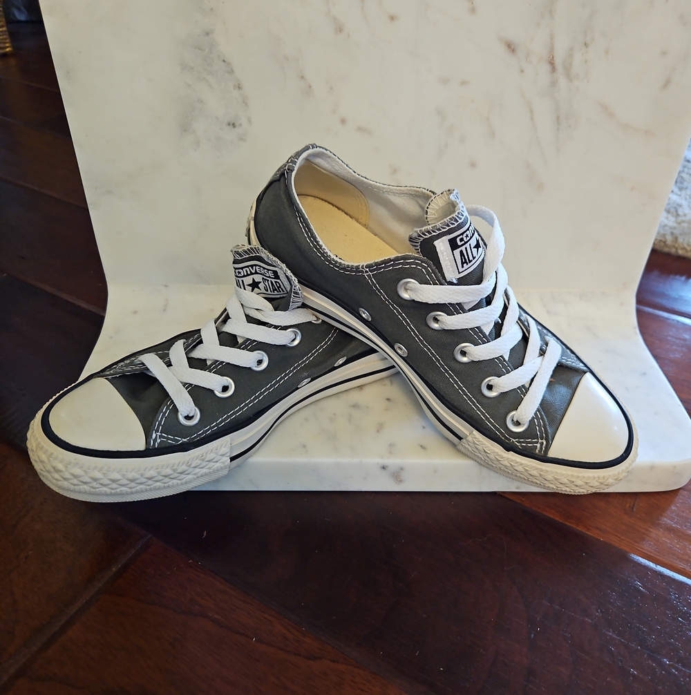 Converse Low Top Sneakers in Gray and White